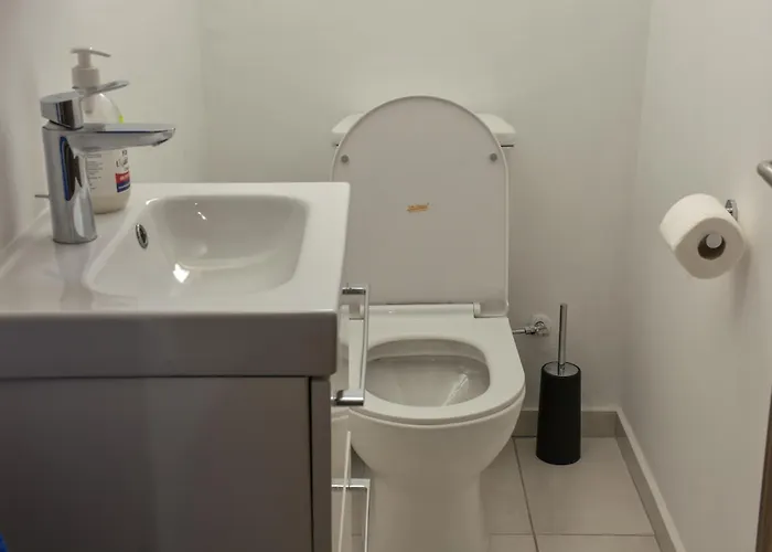 The Family House アパート